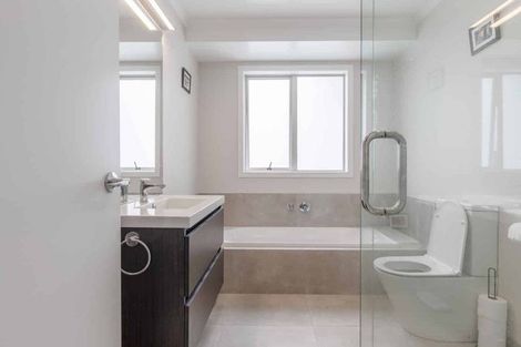 Photo of property in 33 Belgrove Drive, Waipukurau, 4200