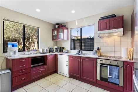 Photo of property in 34 Bleakhouse Road, Howick, Auckland, 2014