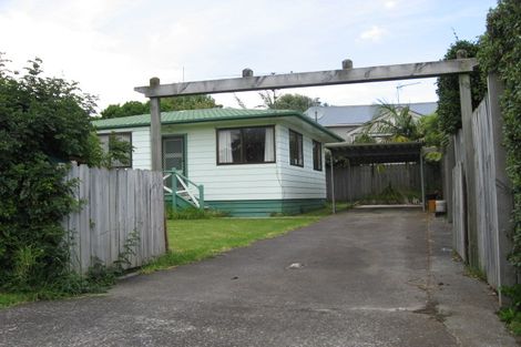 Photo of property in 12 Woodward Avenue, Mangere Bridge, Auckland, 2022