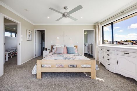 Photo of property in 19 Coronation Avenue, Pukekohe, 2120