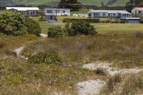 Photo of property in 124 Seaforth Road, Waihi Beach, 3611