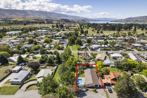 Photo of property in 2 Coleraine Street, Cromwell, 9310