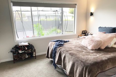 Photo of property in 11 Lindis Place, Mangere Bridge, Auckland, 2022