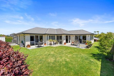 Photo of property in 10 Montia Close, Papamoa Beach, Papamoa, 3118