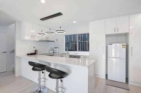 Photo of property in 4035c Great North Road, Glen Eden, Auckland, 0602