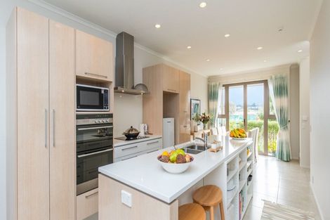 Photo of property in 24 Purchas Hill Drive, Stonefields, Auckland, 1072