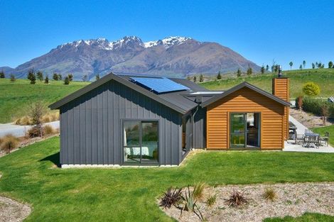 Photo of property in 10 Pendeen Crescent, Jacks Point, Queenstown, 9371