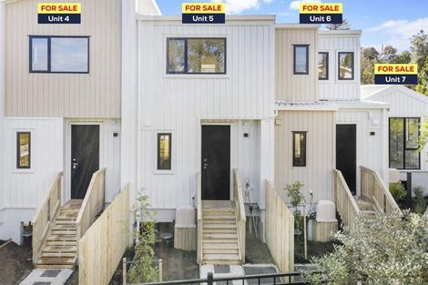 Photo of property in 5/7 Cedar Heights Avenue, Massey, Auckland, 0614