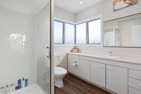 Photo of property in 142 Ngatai Road, Otumoetai, Tauranga, 3110