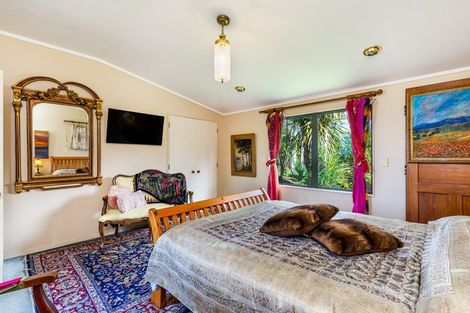 Photo of property in 71 Gillespie Place, Acacia Bay, Taupo, 3385