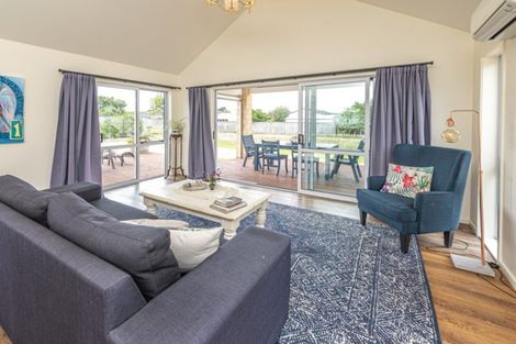 Photo of property in 6 Attrill Place, Tawhero, Whanganui, 4501