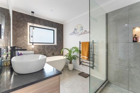 Photo of property in 5 Golf Vue Place, Castlecliff, Whanganui, 4501