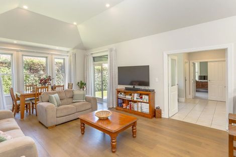 Photo of property in 104 Kuratawhiti Street, Greytown, 5794