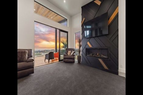 Photo of property in 8 Whio Place, Waikanae, 5036