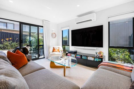 Photo of property in 14b Kelwyn Road, Kelston, Auckland, 0602