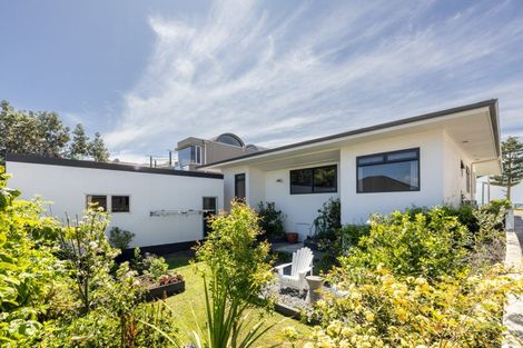 Photo of property in 77 The Esplanade, Westshore, Napier, 4110