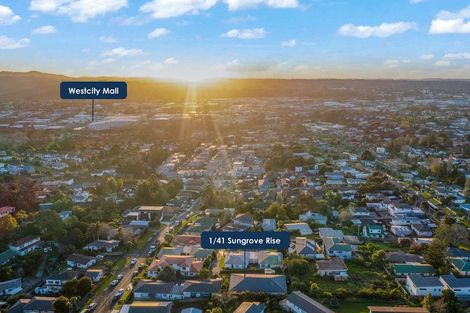 Photo of property in 1/41 Sungrove Rise, Sunnyvale, Auckland, 0612