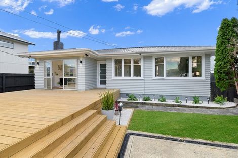 Photo of property in 13 Stokes Avenue, Te Atatu Peninsula, Auckland, 0610