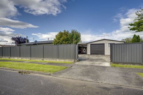 Photo of property in 25 Tait Drive, Greenmeadows, Napier, 4112