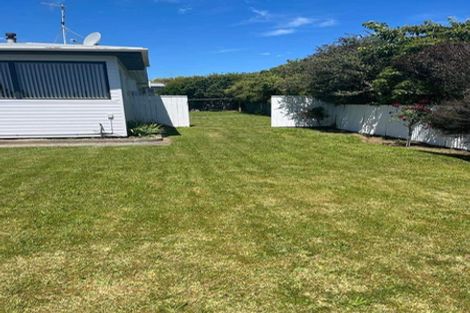 Photo of property in 3 Huia Street, Foxton Beach, Foxton, 4815