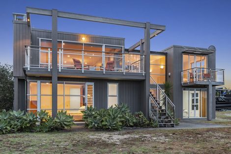 Photo of property in 10 Lagoon Way, Omaha, 0986