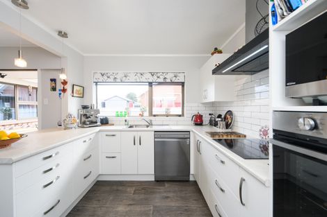 Photo of property in 166b Fitzherbert Avenue, West End, Palmerston North, 4410