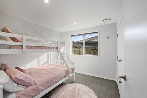 Photo of property in 37 Kahuparere Crescent, Pyes Pa, Tauranga, 3112