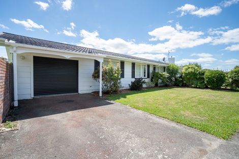 Photo of property in 1 Rakino Place, Awapuni, Palmerston North, 4412