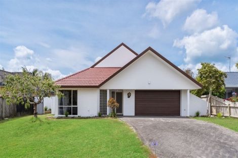 Photo of property in 9 Camerton Close, Northpark, Auckland, 2013