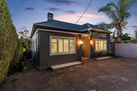 Photo of property in 15 Albert Road, Devonport, Auckland, 0624