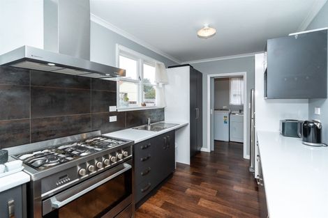 Photo of property in 126 Fairfield Road, Fairfield, Hamilton, 3214