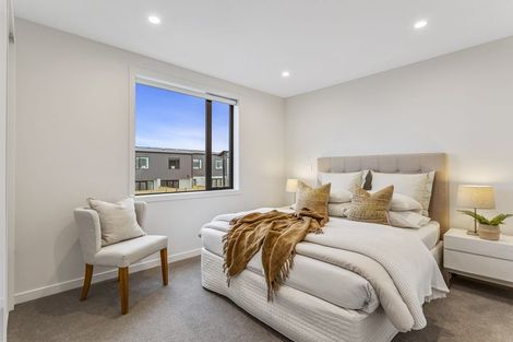 Photo of property in 16 Park Green Avenue, Rosehill, Papakura, 2113