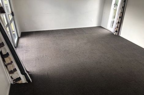 Photo of property in 4 Aden Place, Clendon Park, Auckland, 2103