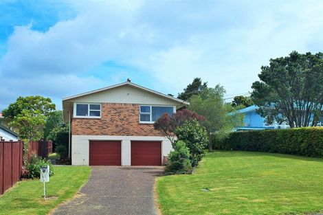 Photo of property in 28 Coniston Avenue, Te Atatu South, Auckland, 0610