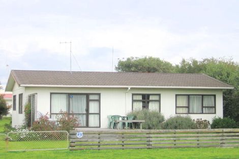 Photo of property in 38 Oceanbeach Road, Mount Maunganui, 3116