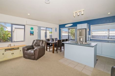 Photo of property in 43 Park Lane, Whitianga, 3510