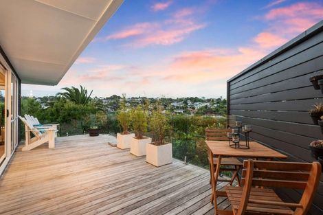 Photo of property in 19 Mayfair Crescent, Mairangi Bay, Auckland, 0630