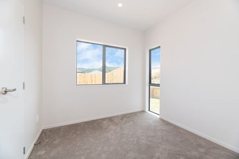 Photo of property in 1 Tarara Lane, Kumeu, 0810