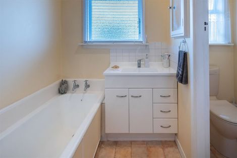 Photo of property in 299 Wairakei Road, Bryndwr, Christchurch, 8053