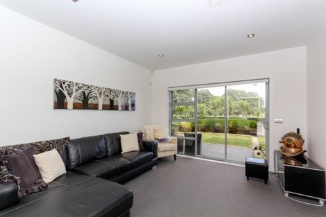 Photo of property in 3 Dolphin Parade, Bell Block, New Plymouth, 4312