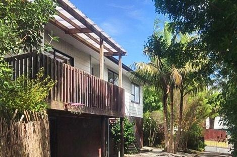 Photo of property in 6 Santiago Crescent, Unsworth Heights, Auckland, 0632