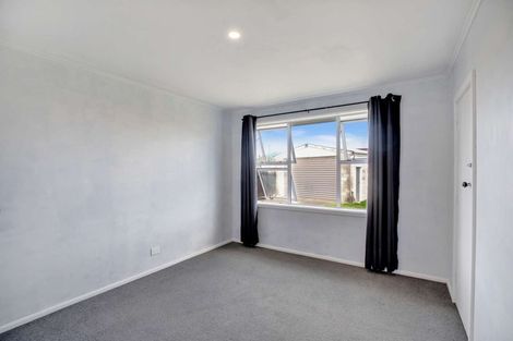 Photo of property in 25 Lambeth Crescent, Northcote, Christchurch, 8052