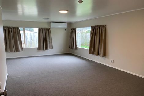 Photo of property in 127 Shifnal Drive, Randwick Park, Auckland, 2105