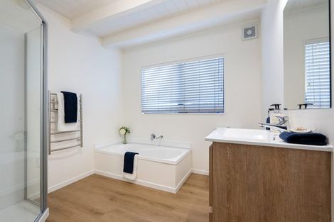 Photo of property in 27 Hastings Parade, Devonport, Auckland, 0624