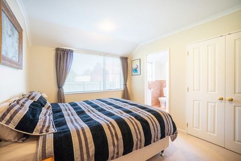 Photo of property in 50 Waicola Drive, Fitzherbert, Palmerston North, 4471