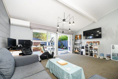Photo of property in 7 Westmere Place, Takaro, Palmerston North, 4412