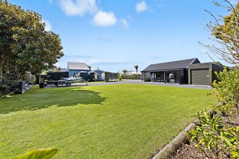 Photo of property in 4a Riverside Drive, Point Wells, 0986