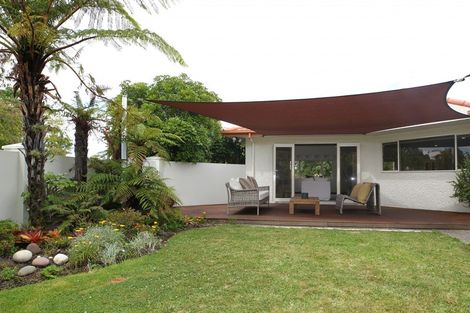 Photo of property in 2 Dules Walk, Taradale, Napier, 4112