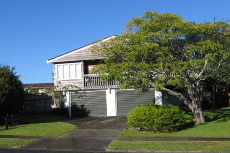 Photo of property in 28 Fielding Crescent, Farm Cove, Auckland, 2012