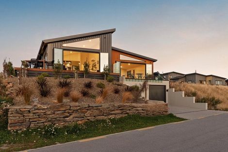 Photo of property in 9 Mcneil Crescent, Wanaka, 9305